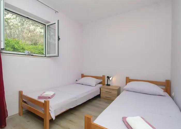 Two-bedroom In 公寓