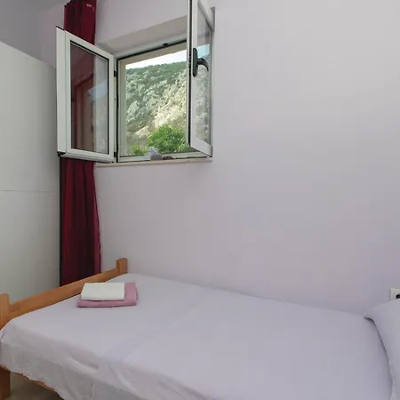 Two-bedroom In Apartamento