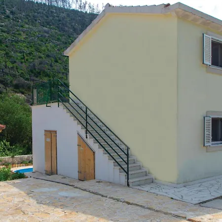 Two-bedroom In Apartamento